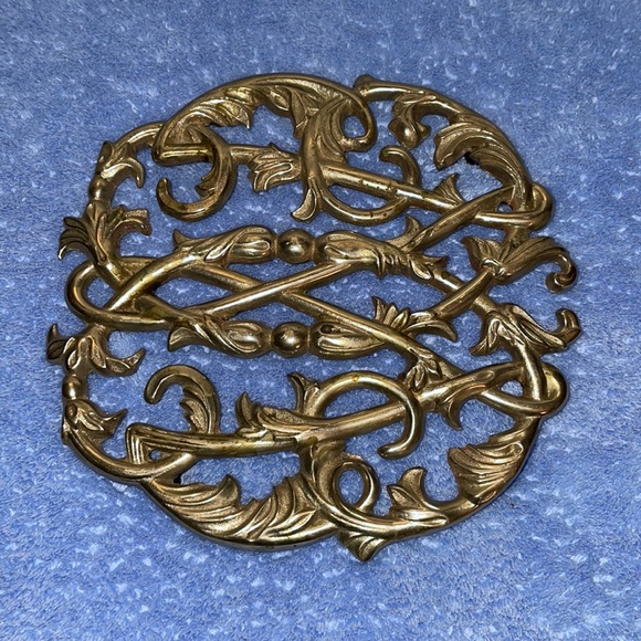 Vintage 1950©️ Virginia Metalcrafters colonial Williamsburg trivet. - Picture 1 of 4